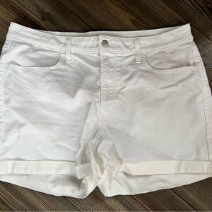Old Navy White WOW high rise Jean Shorts Mid-Rise Cuffed Hem/ NWOT